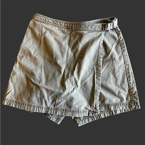 Lord & Taylor Taupe Skort size 6